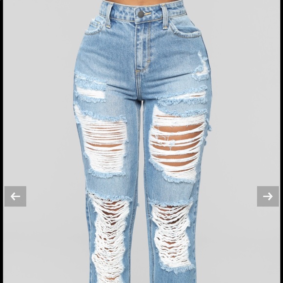 Fashion Nova Ripped Mom Jeans 